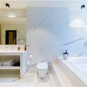 Luxury 7 Bedroom Dubrovnik Beachfront Villa with Infinity Pool, Sleeps 14